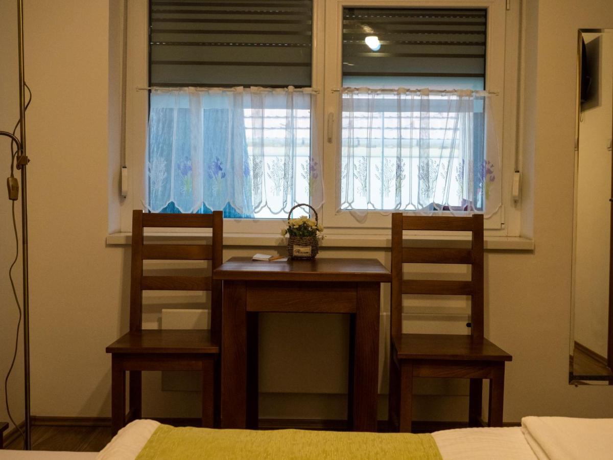 塔塔Mamutfenyo Panzio住宿加早餐旅馆 外观 照片